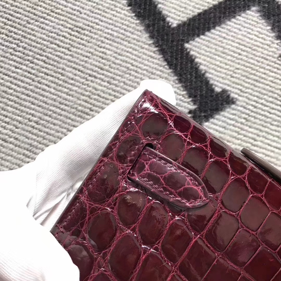 Wholesale Hermes Niloticus Shiny Crocodile Kelly Cut Evening Bag in Bordeaux