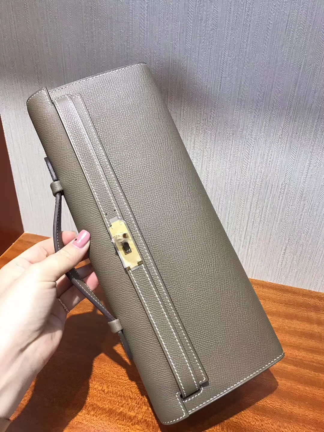 Noble Hermes C18 Etoupe Grey Epsom Calfskin Kelly Cut31CM Clutch Bag