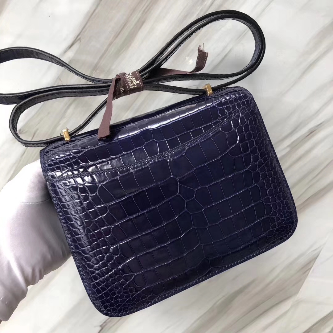 Stock Hermes Shiny Crocodile Constance18CM Shoulder Bag M3 Blue Encre Gold Hardware
