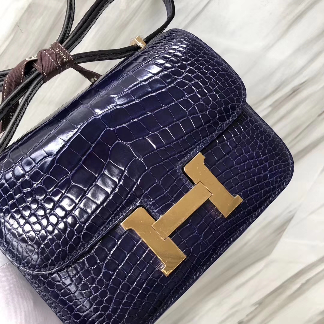 Stock Hermes Shiny Crocodile Constance18CM Shoulder Bag M3 Blue Encre Gold Hardware