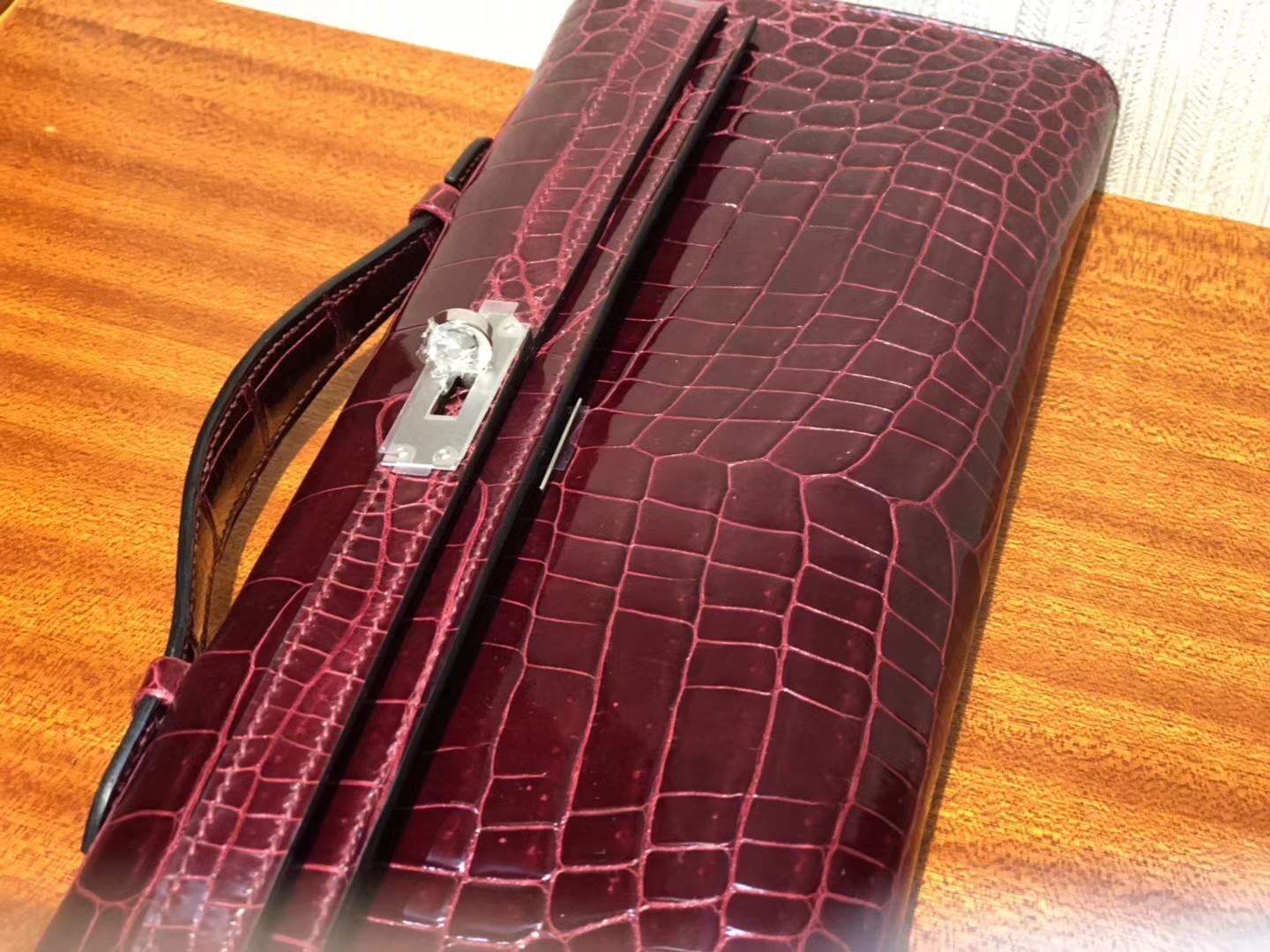 Luxury Hermes CK57 Bordeaux Red Shiny Crocodile Leather Kelly Cut Clutch Bag
