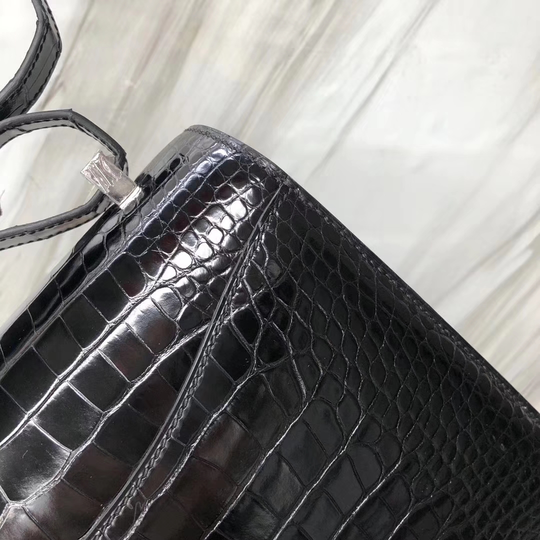 Stock Hermes CK89 Noir Shiny Crocodile Constance Bag24CM Silver Hardware