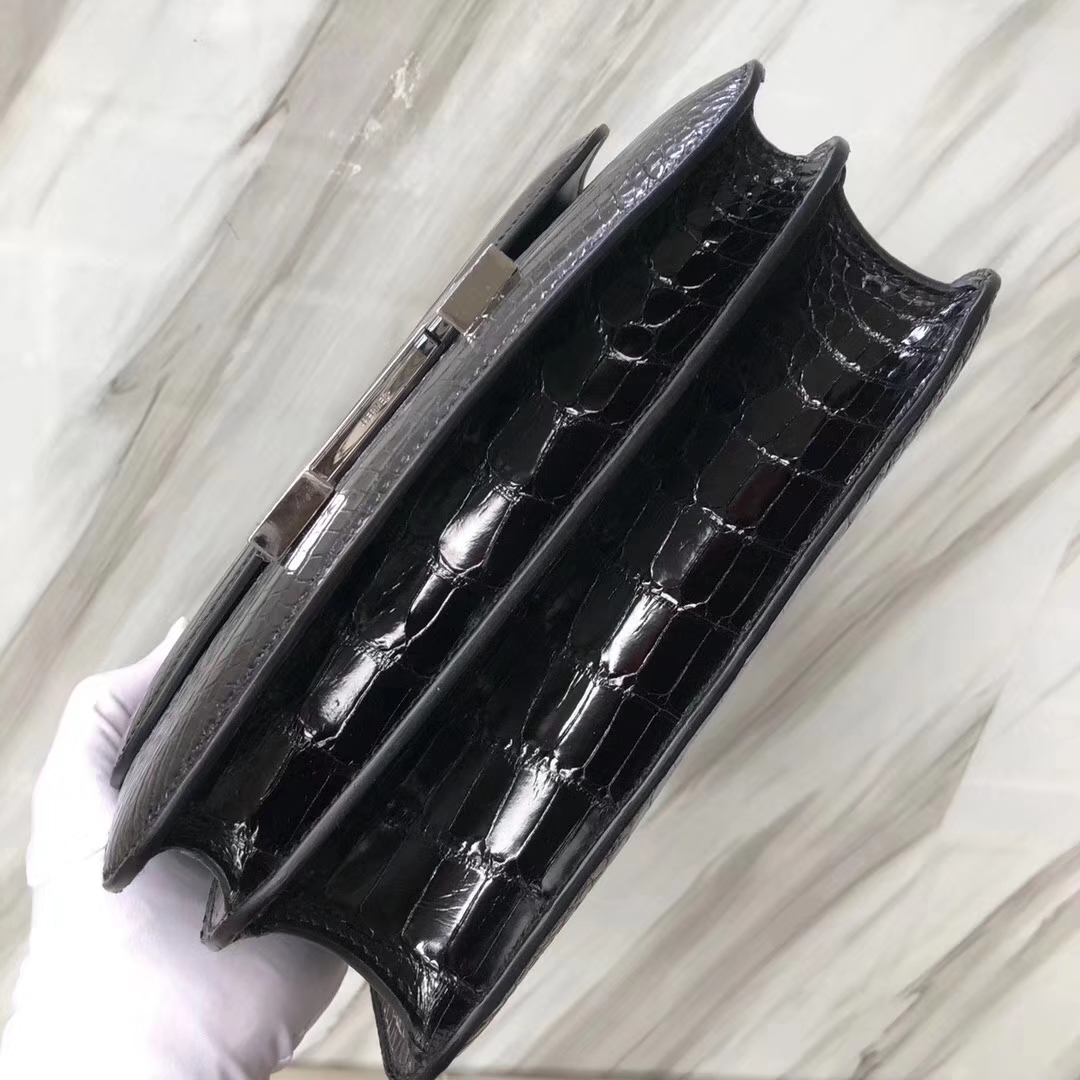Stock Hermes CK89 Noir Shiny Crocodile Constance Bag24CM Silver Hardware