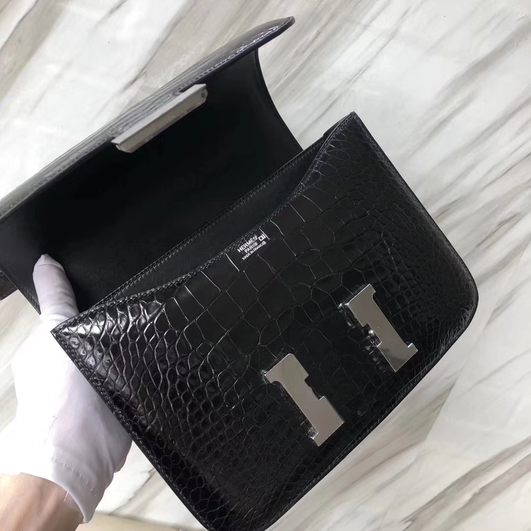 Stock Hermes CK89 Noir Shiny Crocodile Constance Bag24CM Silver Hardware