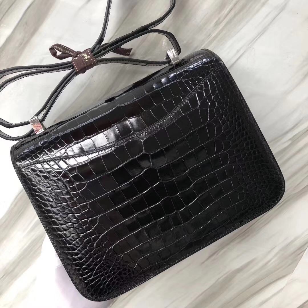 Stock Hermes CK89 Noir Shiny Crocodile Constance Bag24CM Silver Hardware