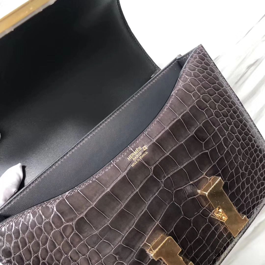 Stock Hermes CK88 Gris Graphite Shiny Crocodile Constance Bag24CM Gold Hardware
