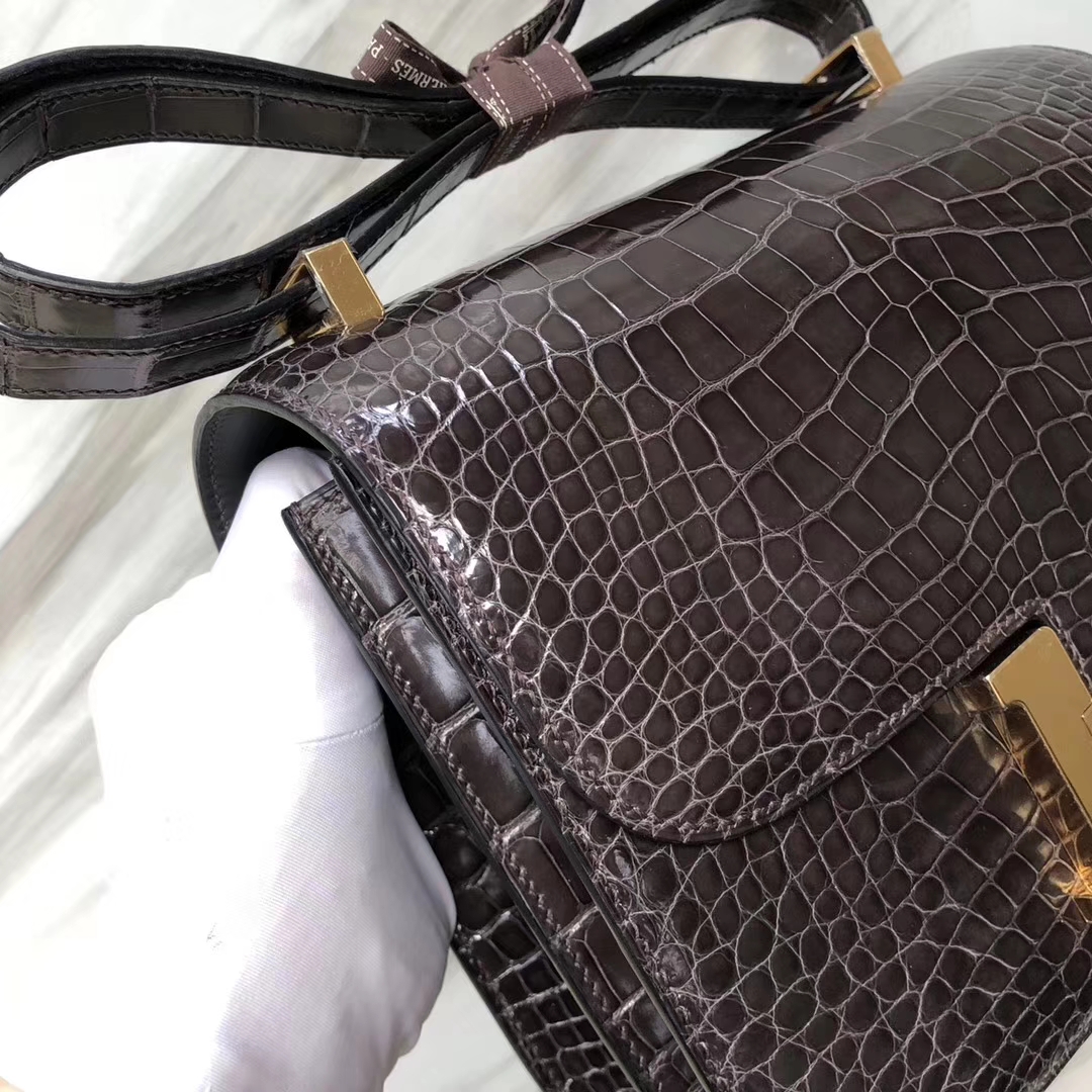 Stock Hermes CK88 Gris Graphite Shiny Crocodile Constance Bag24CM Gold Hardware