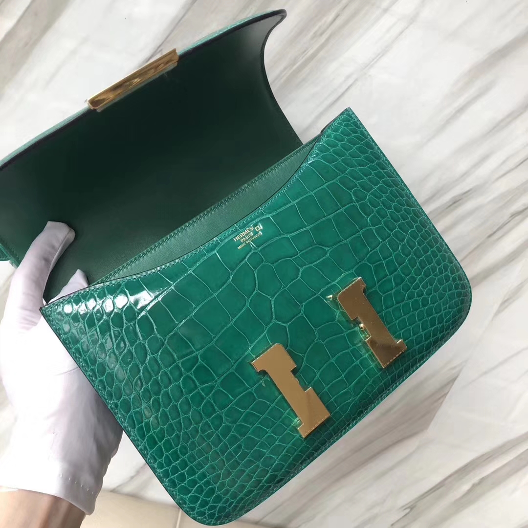 Stock Hermes Shiny Crocodile Constance24CM Bag in 6Q Vert Emeraude Gold Hardware