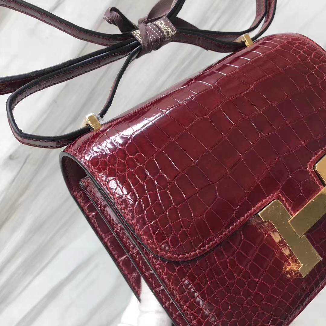 Stock Hermes F5 Rouge Bourgogne Alligator Shiny Crocodile Constance18CM Bag Gold Hardware