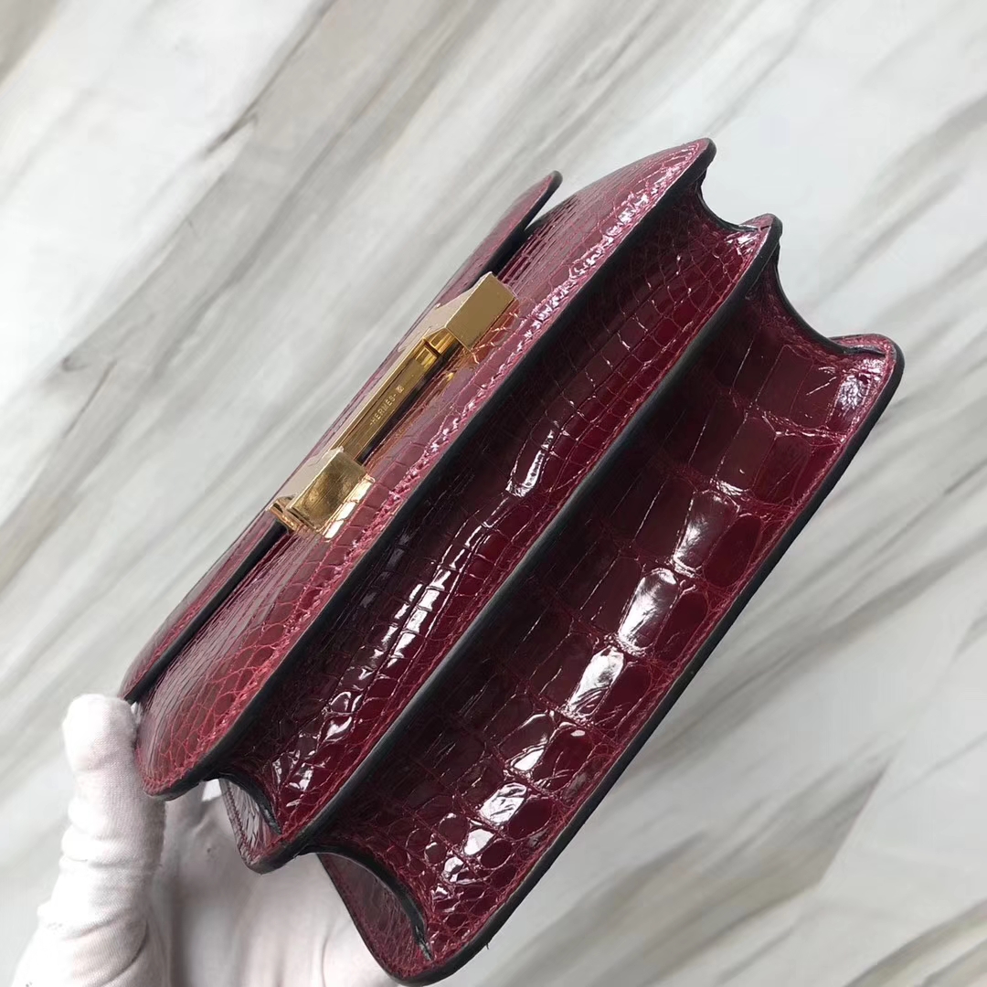 Stock Hermes F5 Rouge Bourgogne Alligator Shiny Crocodile Constance18CM Bag Gold Hardware