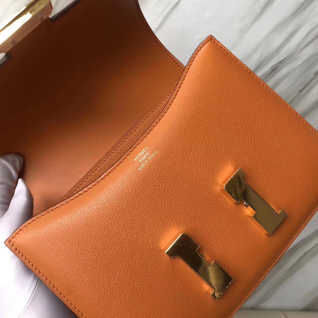 Stock Hermes i9 Apricot Evecolor Leather Constance Bag18CM Gold Hardware