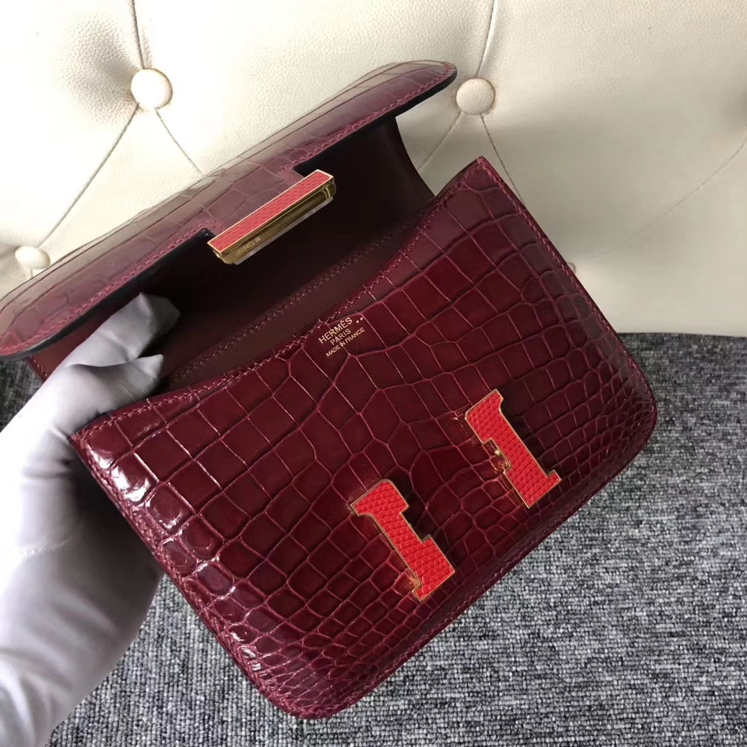 Stock Hermes F5 Rouge Bourgogne Shiny Crocodile Constance Bag18cm Lizard Buckle