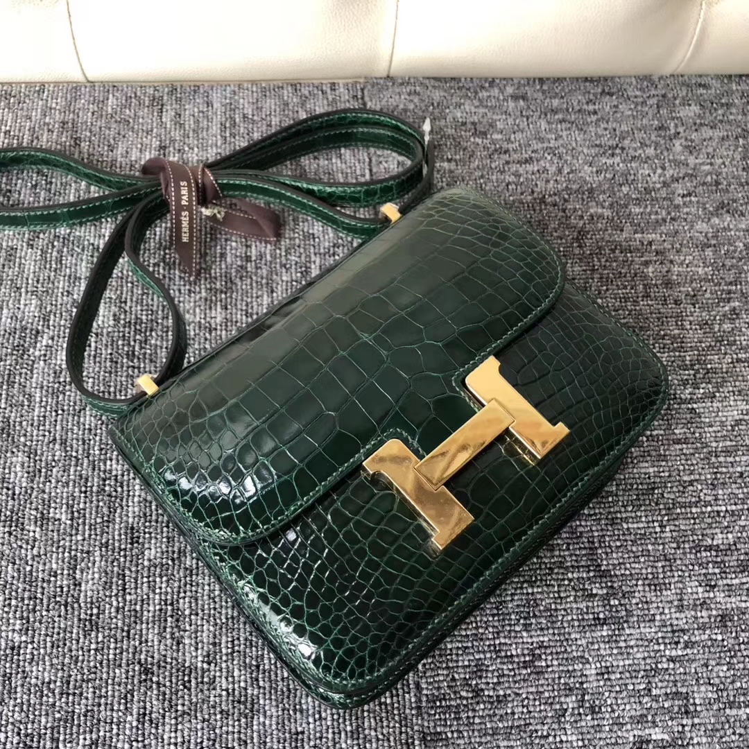 Stock Hermes Shiny Crocodile Leather Constance18CM Bag in CK67 Vert Fonce Gold Hardware