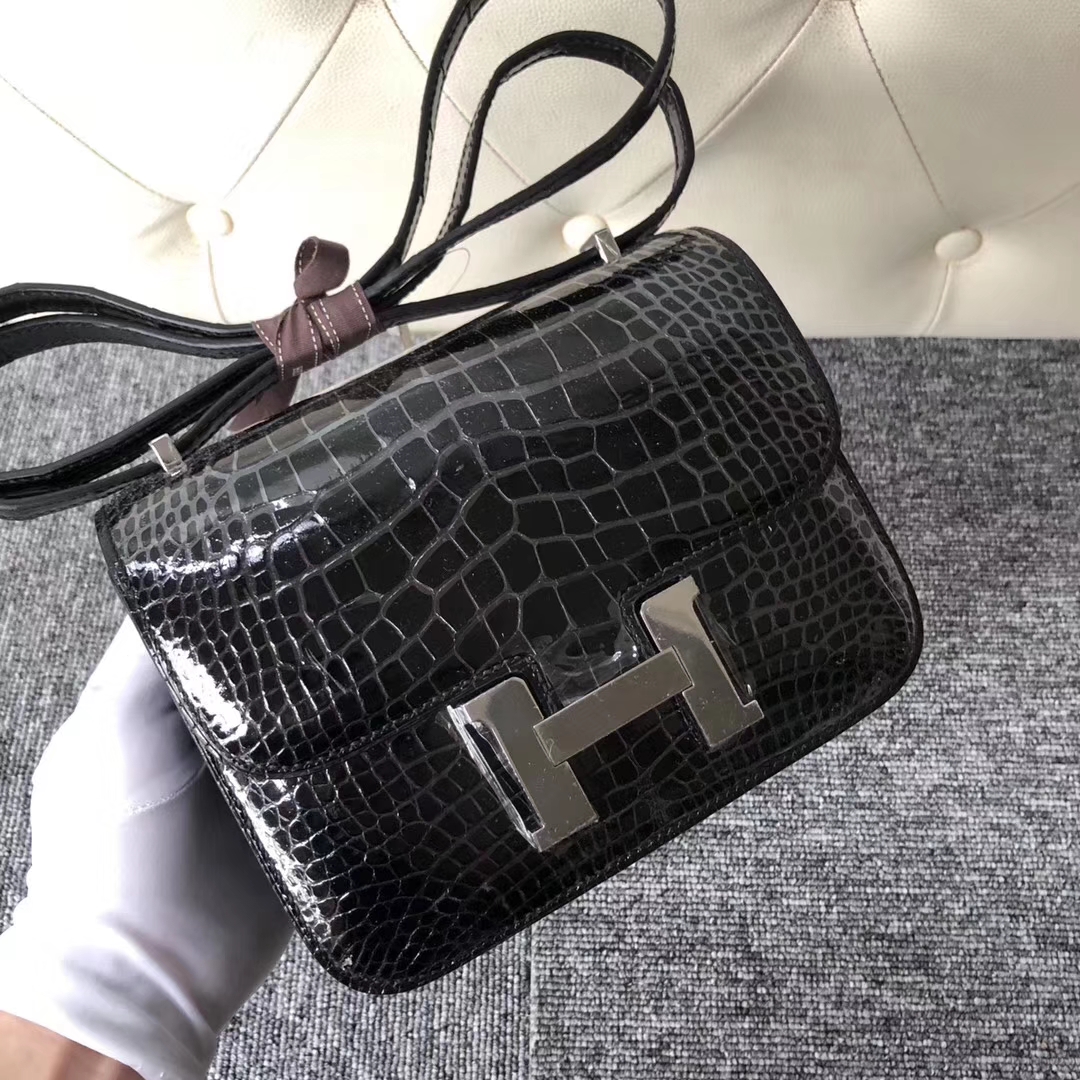 Stock Hermes CK89 Noir Shiny Crocodile Constance18CM Bag Silver/Gold Hardware