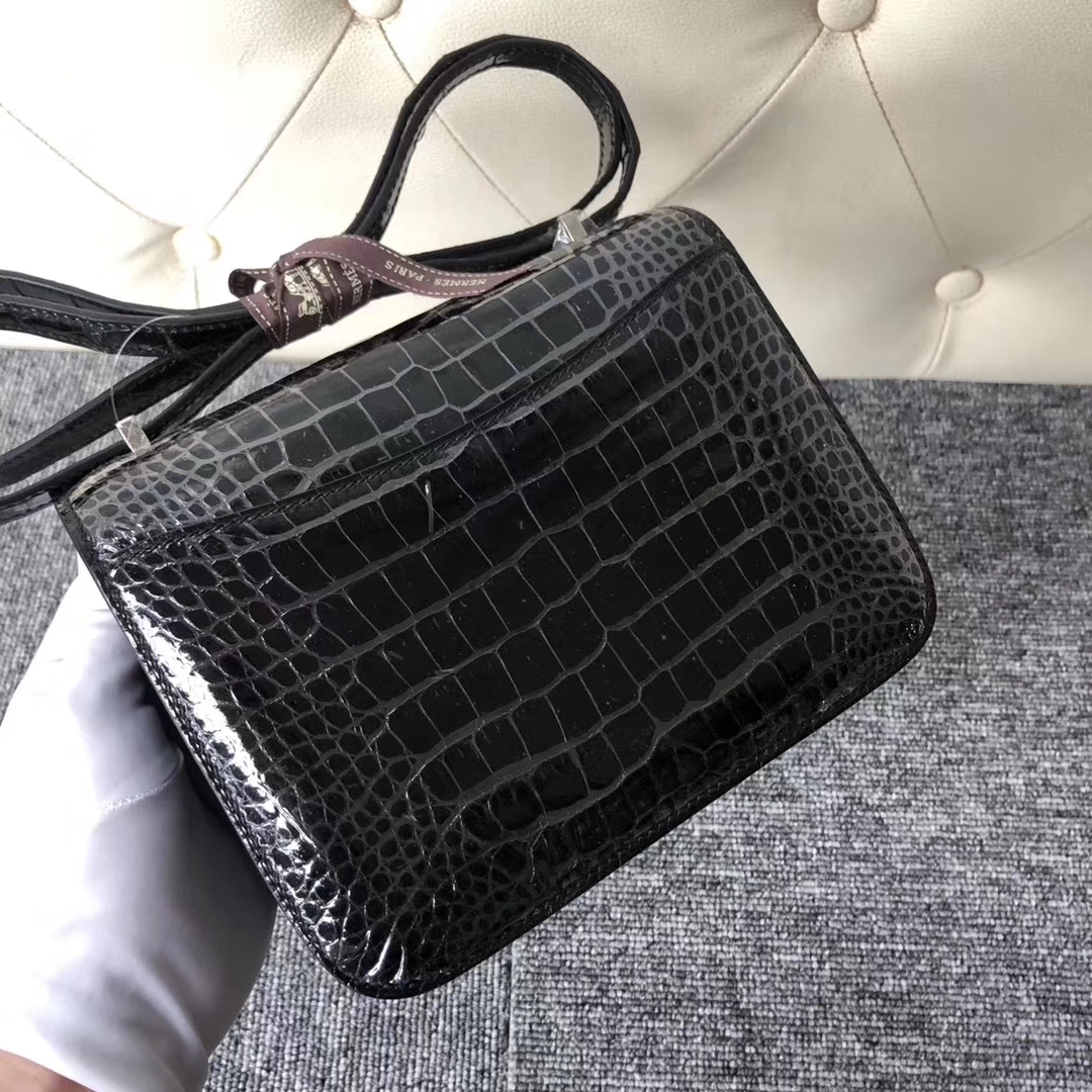 Stock Hermes CK89 Noir Shiny Crocodile Constance18CM Bag Silver/Gold Hardware