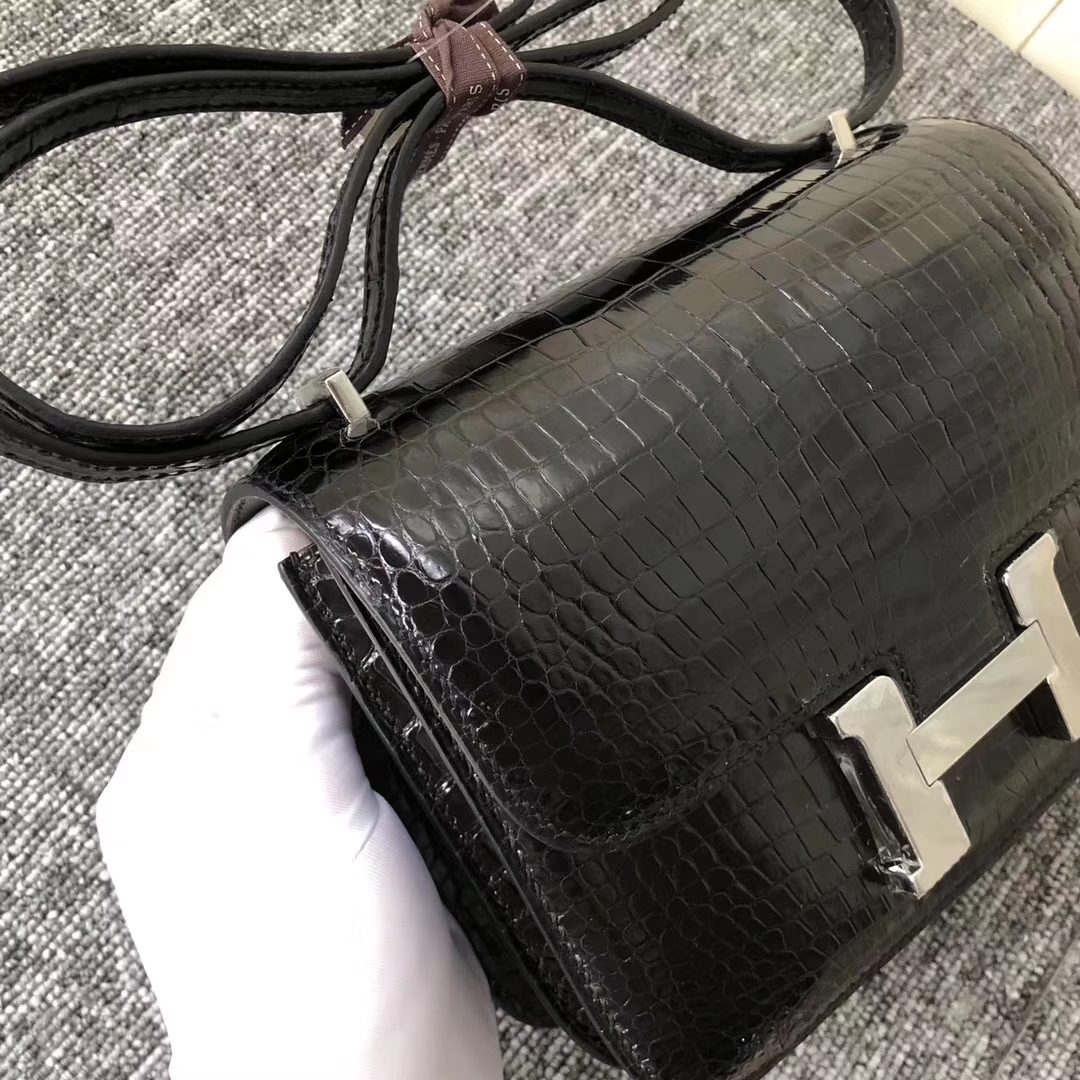 Elegant Hermes Shiny Crocodile Constance18CM Shoulder Bag CK89 Noir Silver Hardware