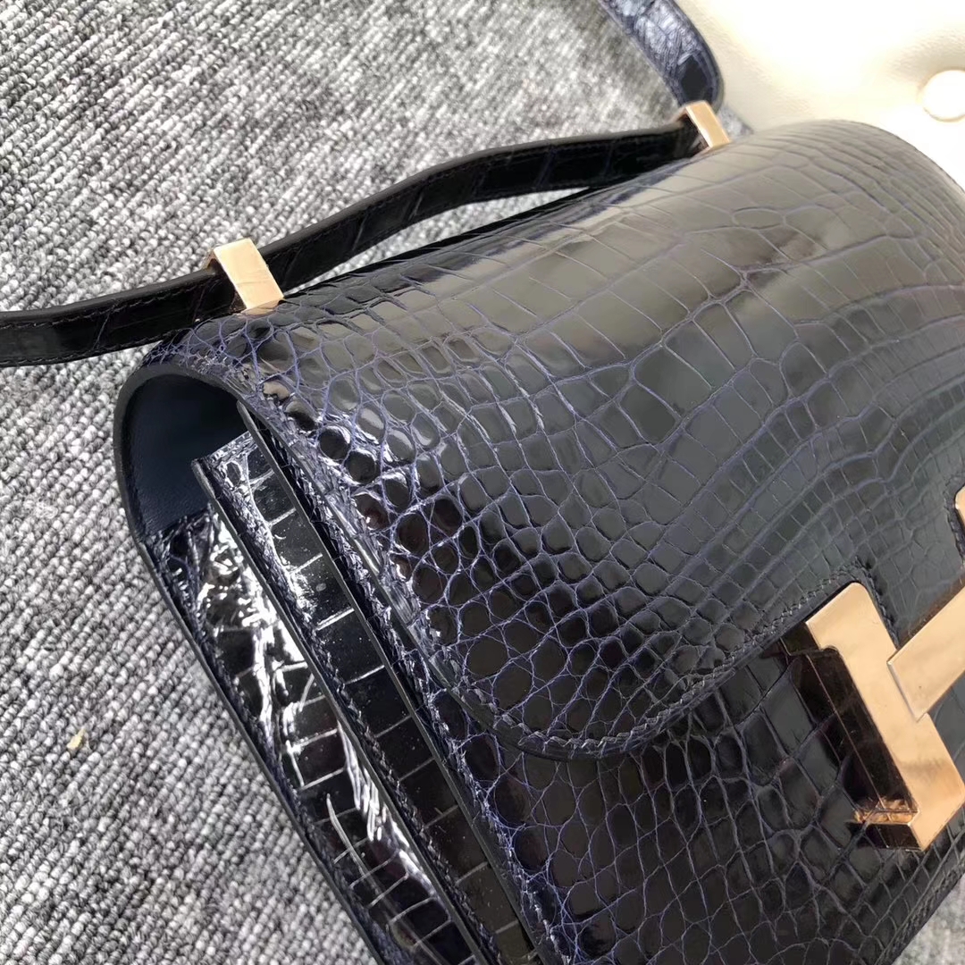 Luxury Hermes Shiny Crocodile Constance Bag24CM in 2Z Blue Midnight Rose Gold Hardware