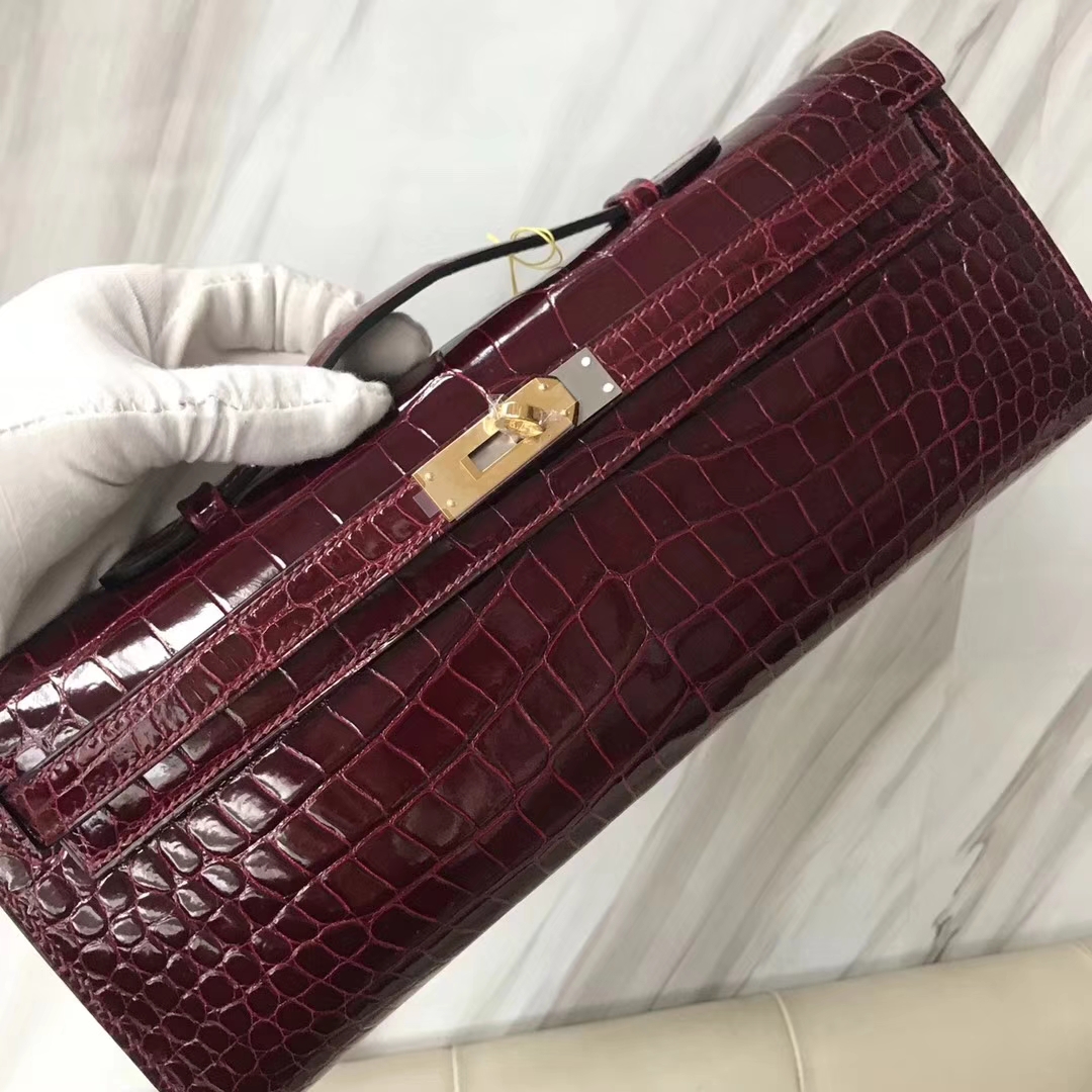 Noble Hermes Shiny Crocodile Leather Kelly Cut Clutch Bag in CK57 Bordeaux Red Gold Hardware