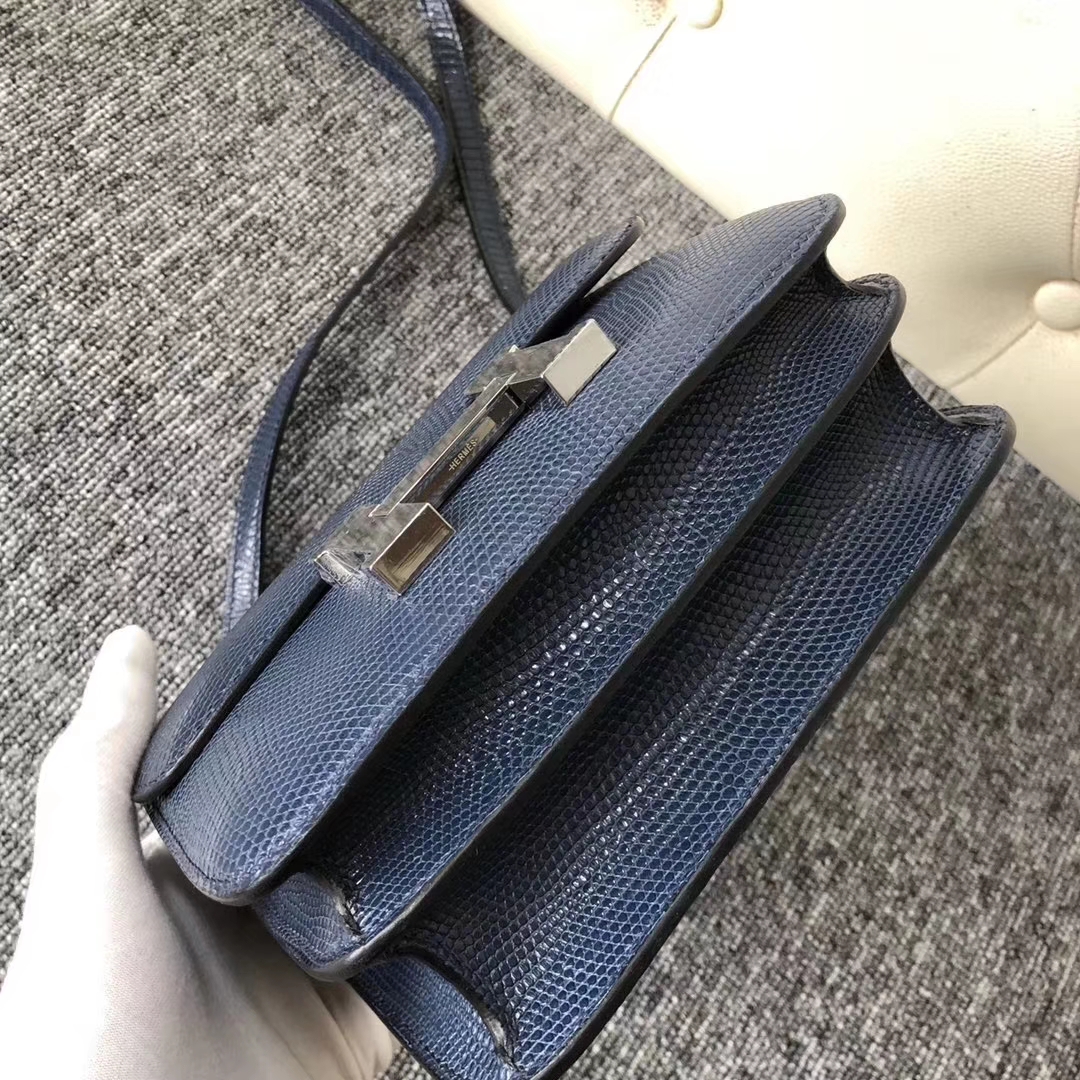 Elegant Hermes CK73 Blue Saphir Shiny Lizard Constance18CM Bag Silver Hardware