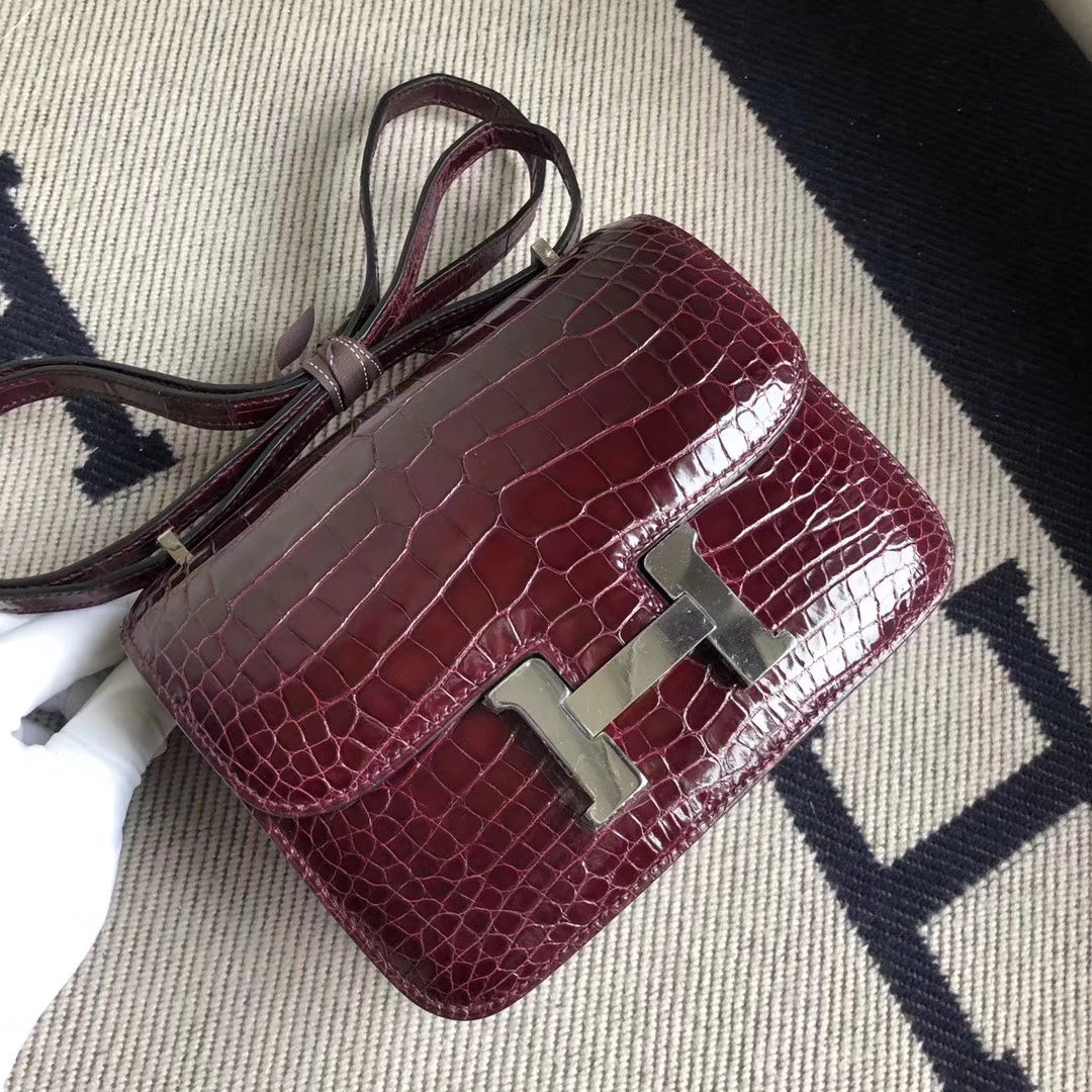 Stock Hermes Shiny Crocodile Constance18CM Bag in CK57 Bordeaux Silver Hardware