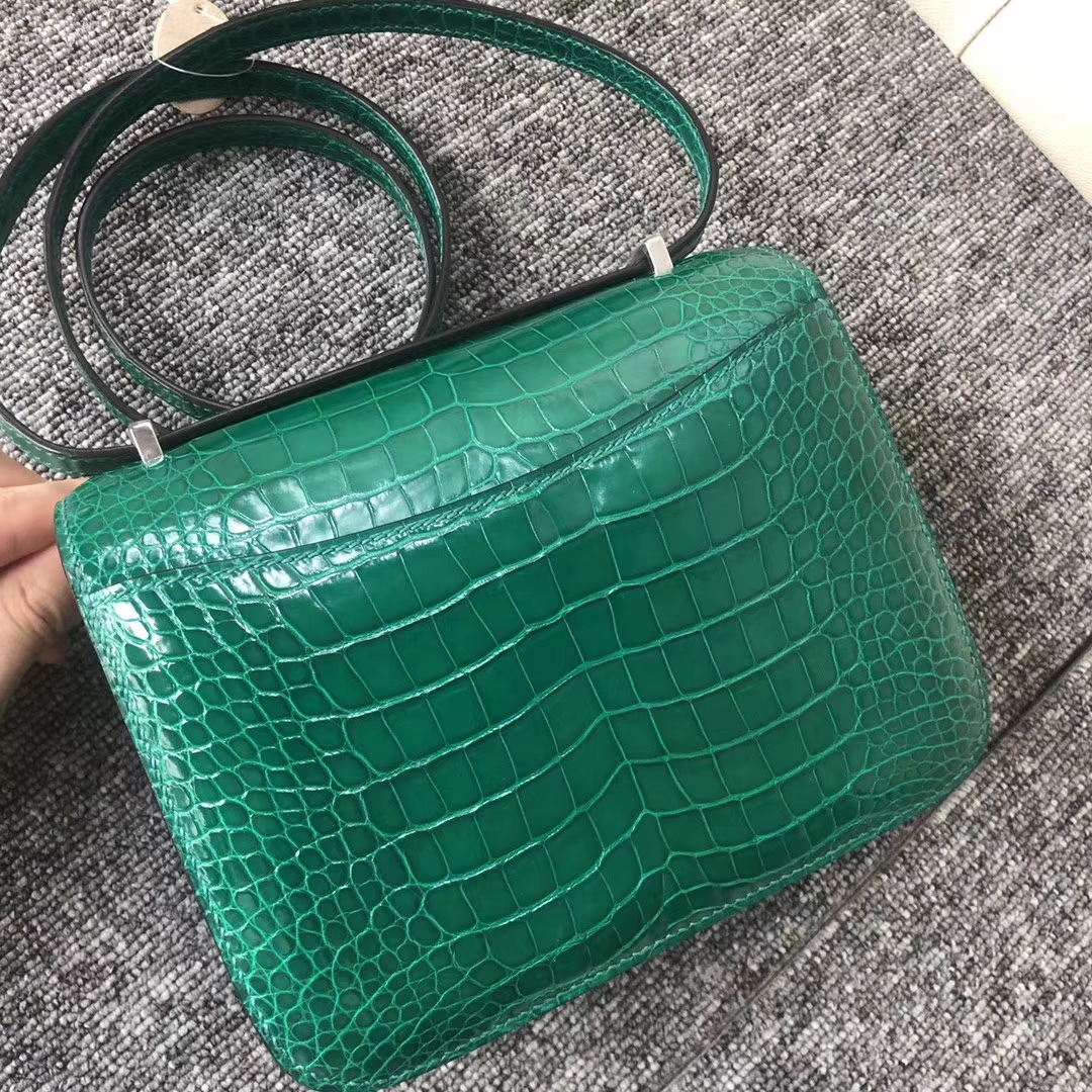 Stock Hermes 6Q Vert Emerald Shiny Alligator Crocodile Constance Bag18CM Silver Hardware