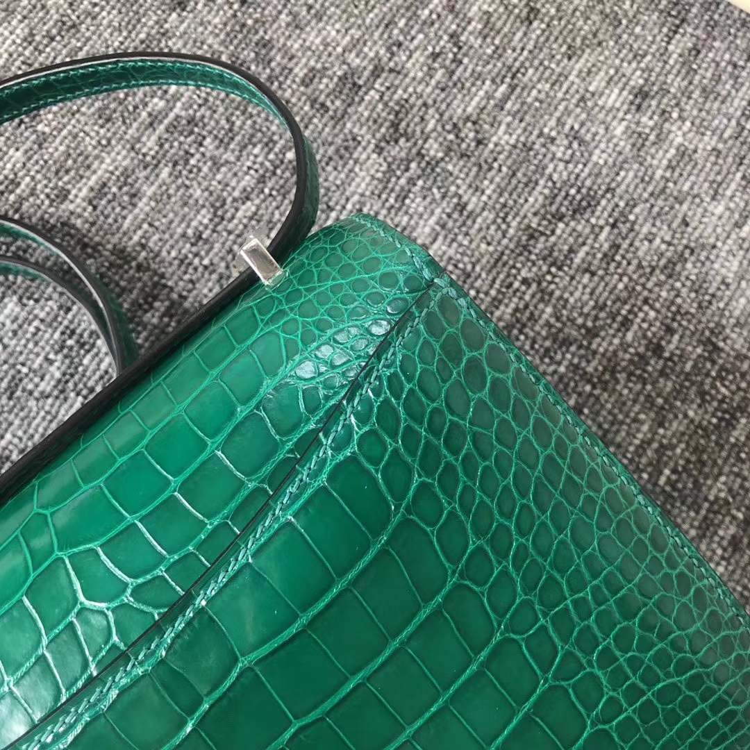 Stock Hermes 6Q Vert Emerald Shiny Alligator Crocodile Constance Bag18CM Silver Hardware