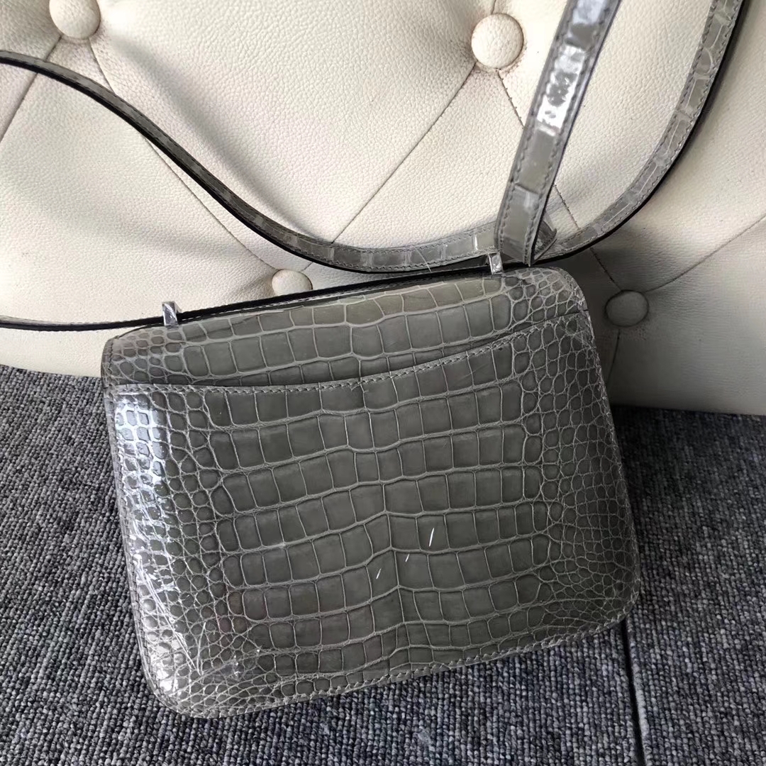 Stock Hermes Shiny Alligator Crocodile Constance Bag19CM CK81 Gris T Silver Hardware