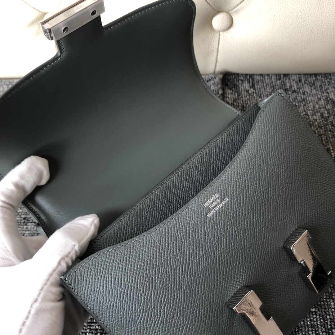 New Arrival Hermes CC63 Vert Amande Epsom Calf Constance Bag18CM Silver Hardware