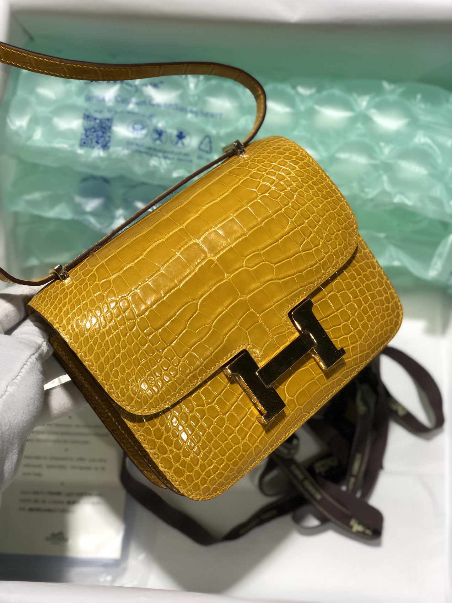 Luxury Hermes 9D Ambre Yellow Shiny Crocodile Constance Bag18CM Gold Hardware