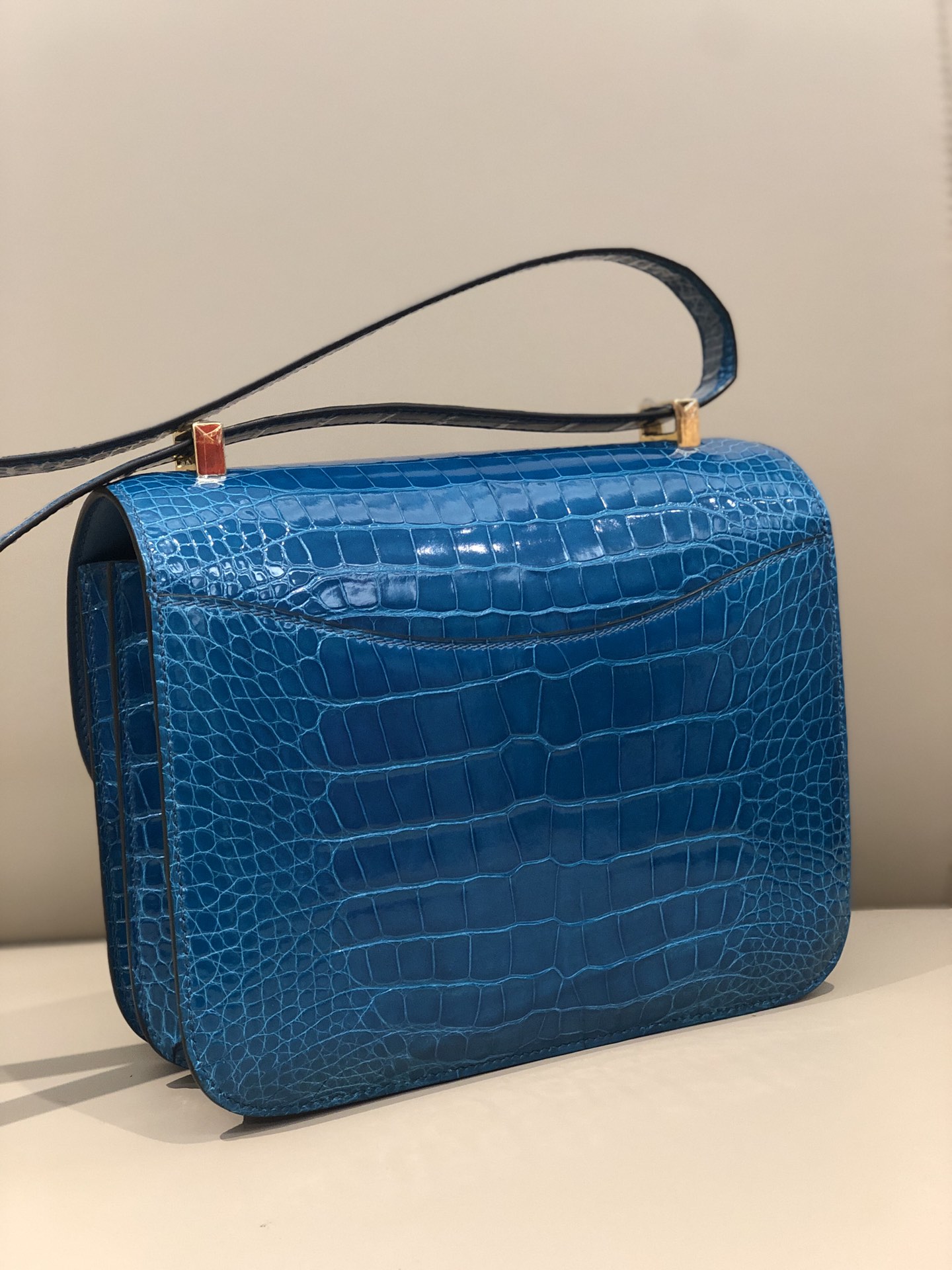 Stock Hermes 7W Blue Izmir Shiny Crocodile Constance Bag24cm Gold Hardware