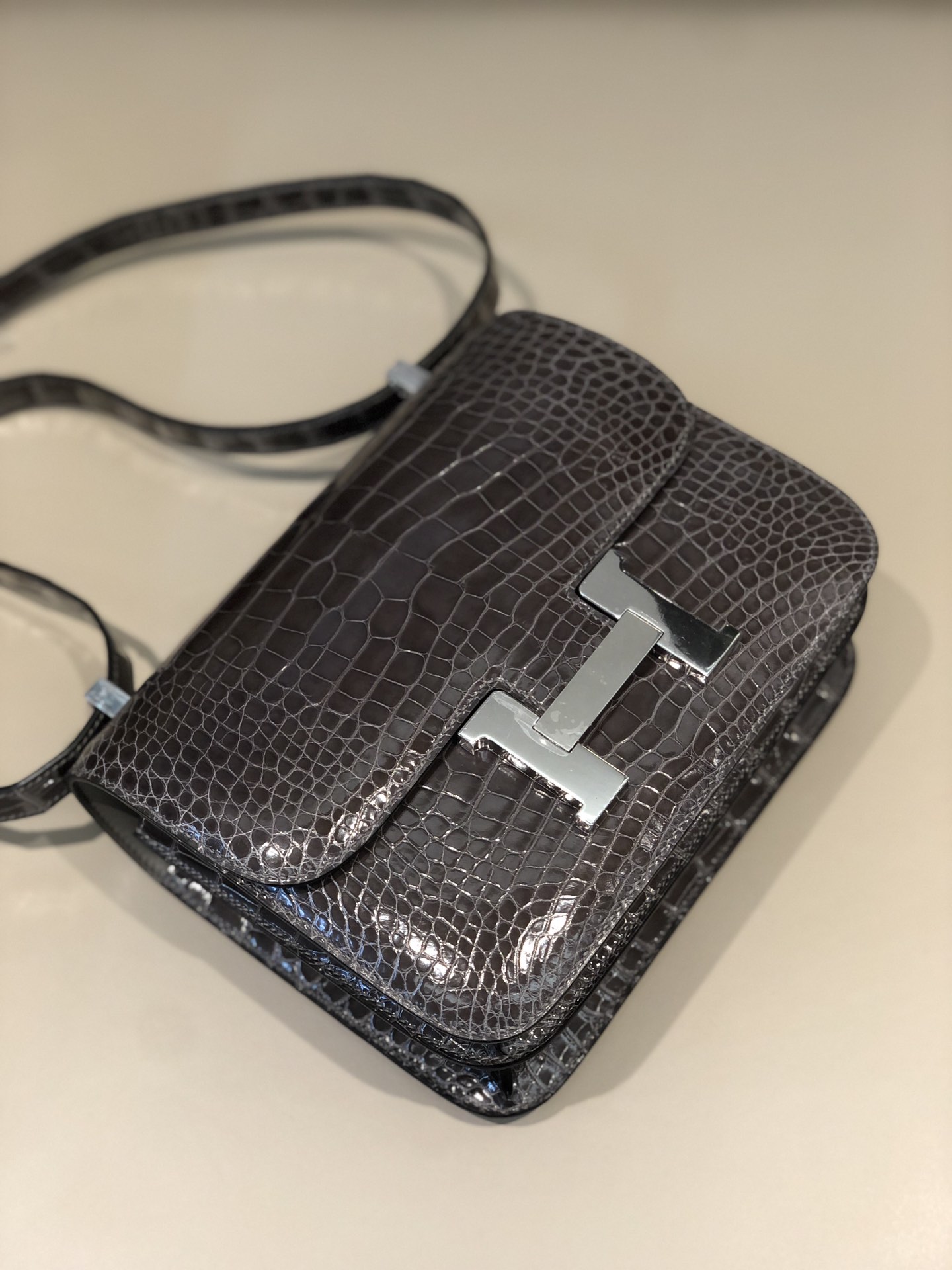Stock Hermes Shiny Crocodile CK88 Gris Graphite Constance Bag24cm Silver Hardware