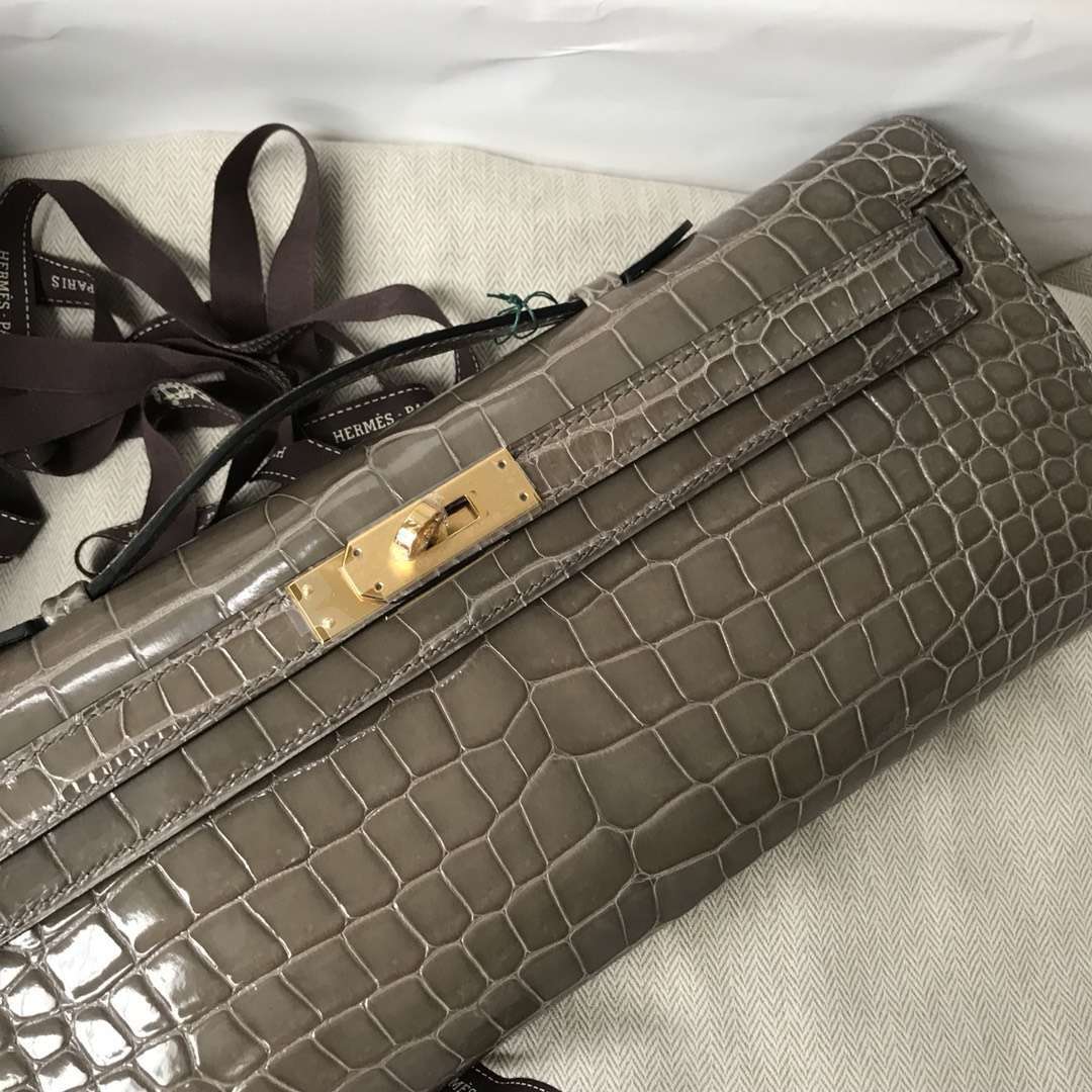 Fashion Hermes Shiny Crocodile Leather Kelly Cut Clutch Bag in CK81 Gris Tourterelle Gold Hardware