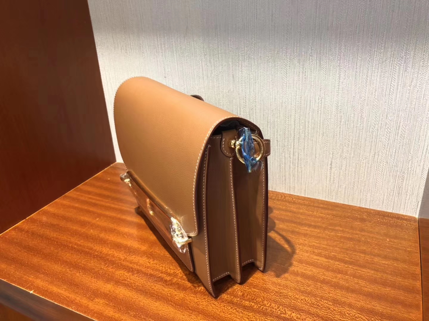 Sale Hermes CK37 Gold Evecolor Leather Roulis Bag24CM Gold Hardware