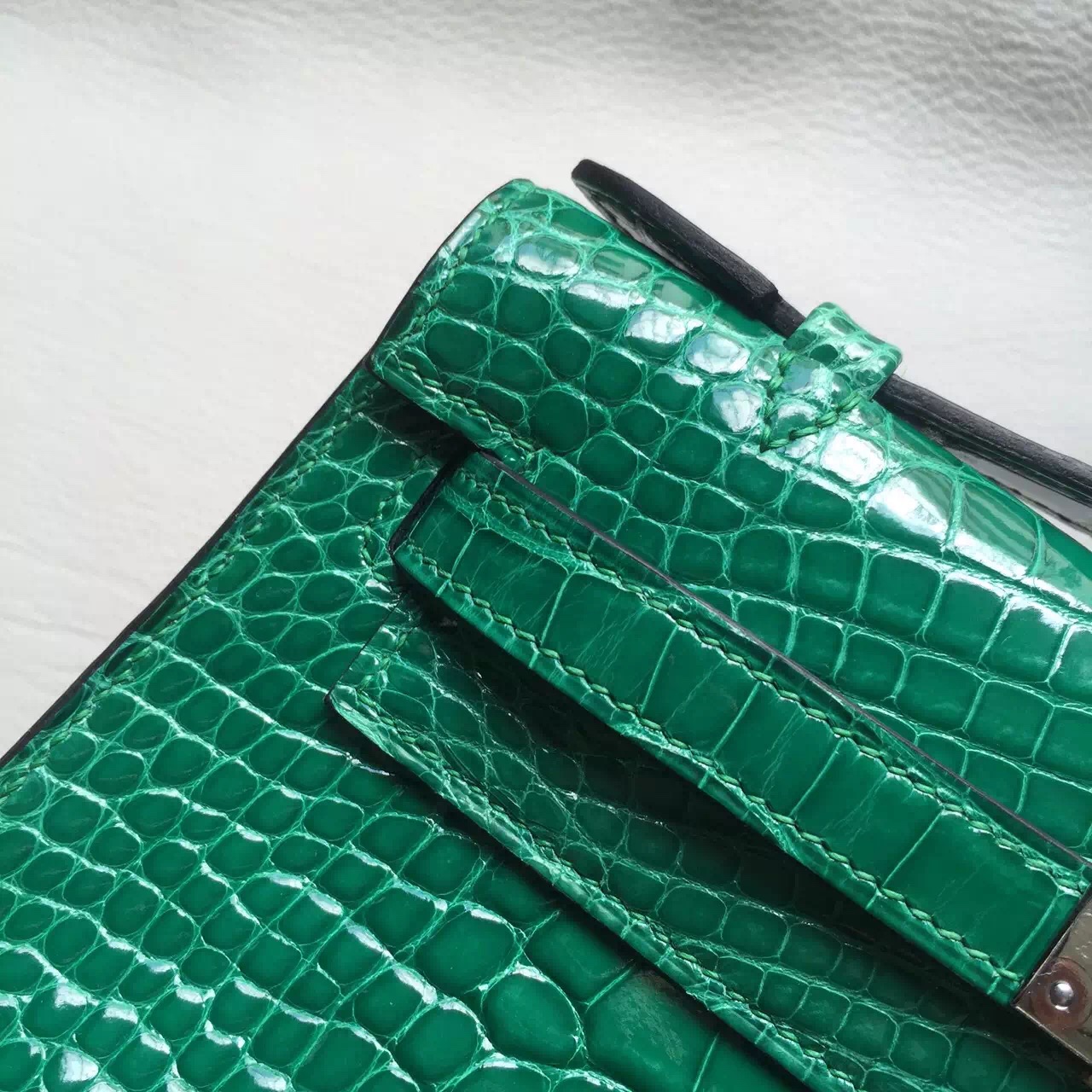 Hand Stitching Hermes 6Q Emerald Green Crocodile Shiny Leather Mini Kelly