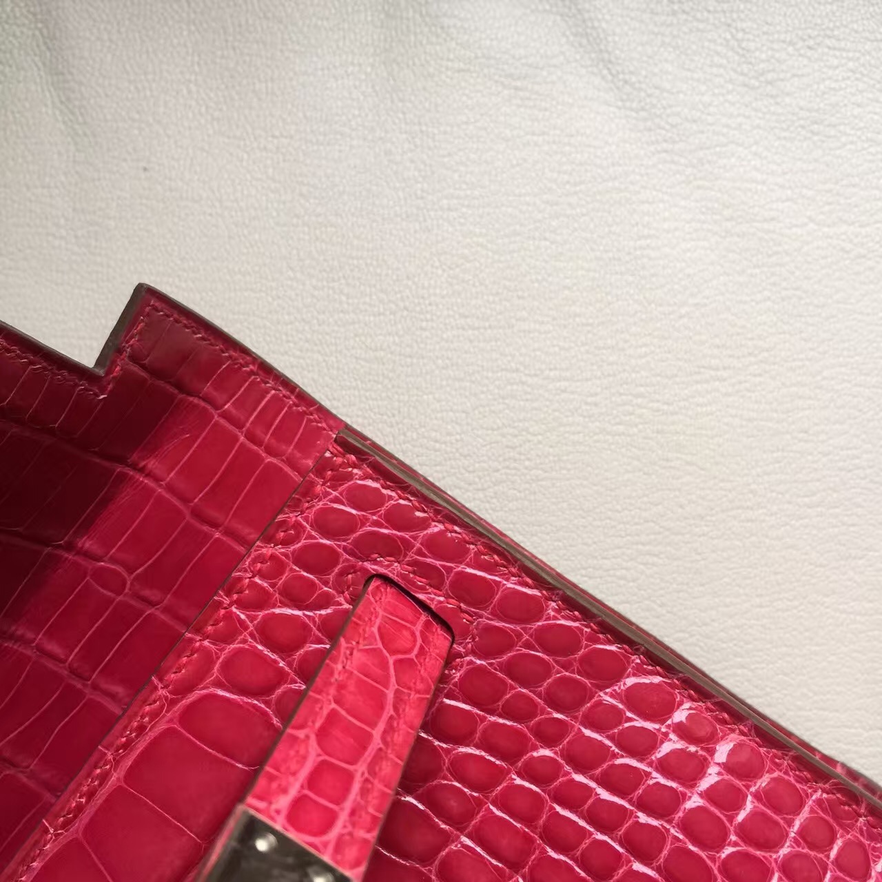 Hermes 5J Rose Scheherazade Crocodile Shiny Leather Mini Kelly Bag 22CM