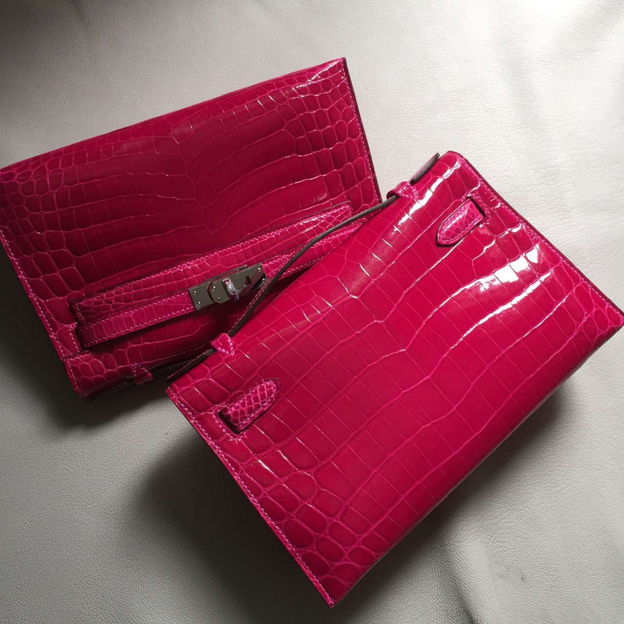 Hermes J5 Rose Scheherazade Crocodile Shiny Leather Minikelly Clutch Bag 22CM