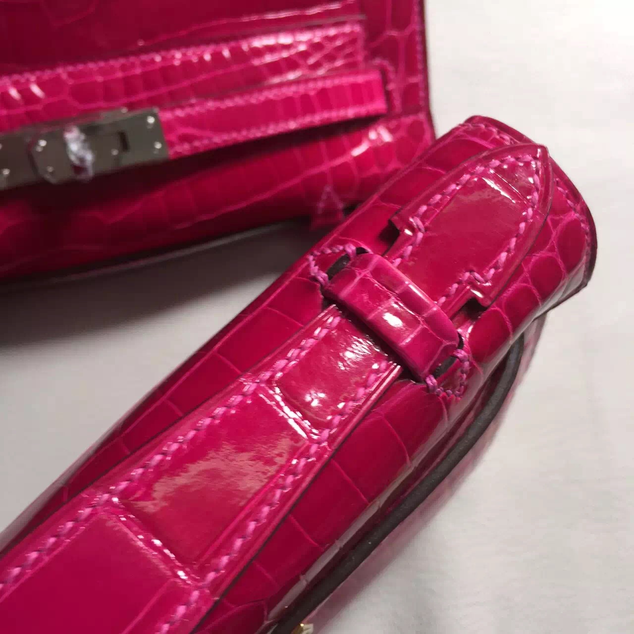 Hermes J5 Rose Scheherazade Crocodile Shiny Leather Minikelly Clutch Bag 22CM