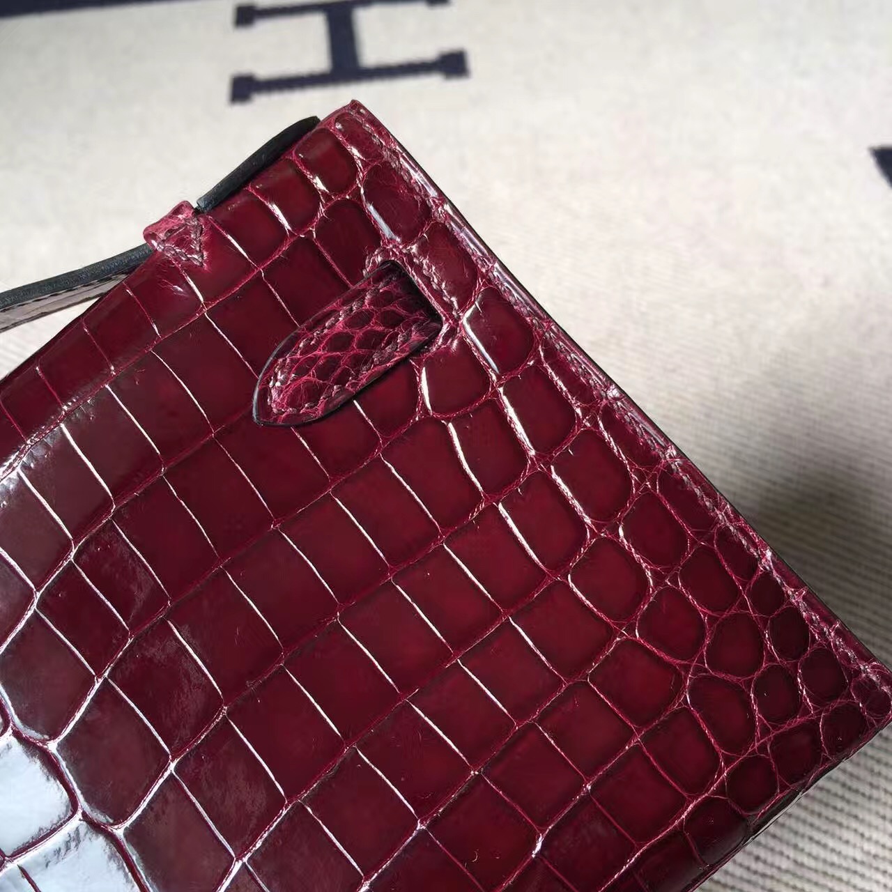 Hot Sale Hermes Minikelly Bag 22CM CK57 Bordeaux Crocodile Shiny Leather