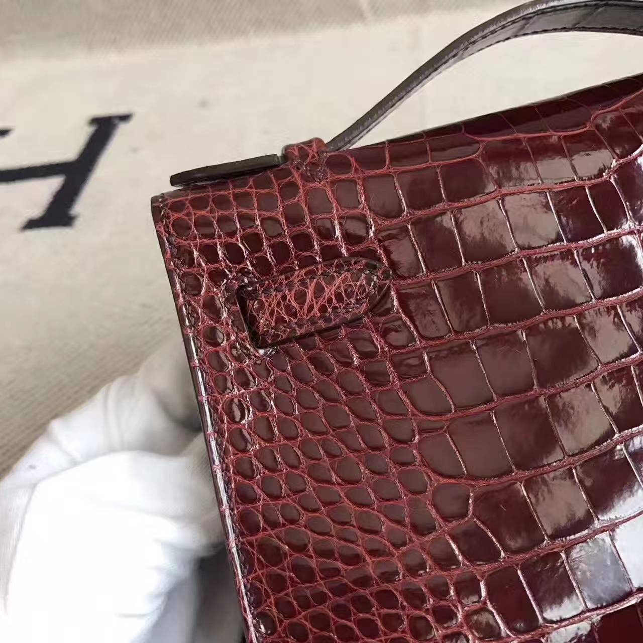 Sale Hermes CK57 Bordeaux Crocodile Shiny Leather Minikelly Bag 22cm