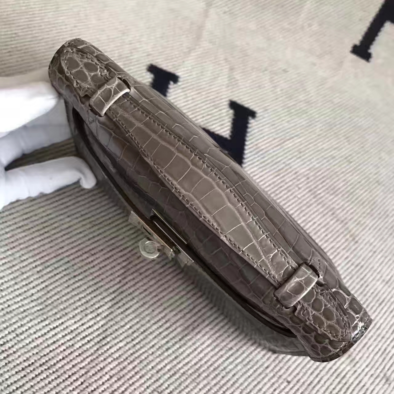 New Arrival Hermes C18 Etoupe Grey Crocodile Shiny Leather Minikelly Bag 22cm