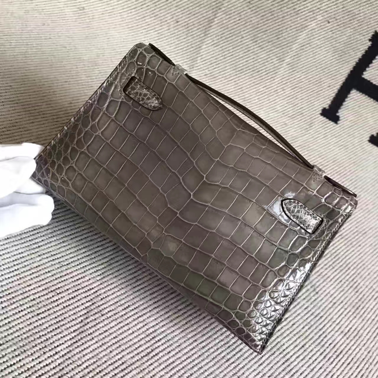 New Arrival Hermes C18 Etoupe Grey Crocodile Shiny Leather Minikelly Bag 22cm