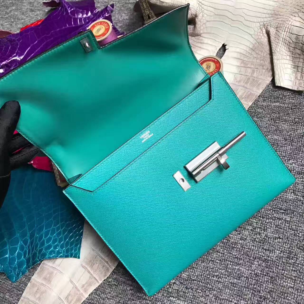 High Quality Hermes 7F Blue Paon Epsom Leather Verrou Bag 24cm