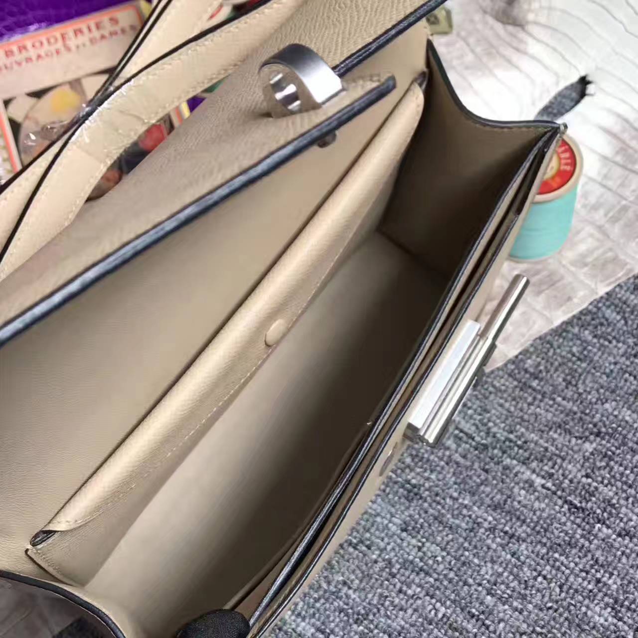 Hot Sale Hermes Verrou Shoulder Bag in C18 Gris Tourterelle Epsom Leather