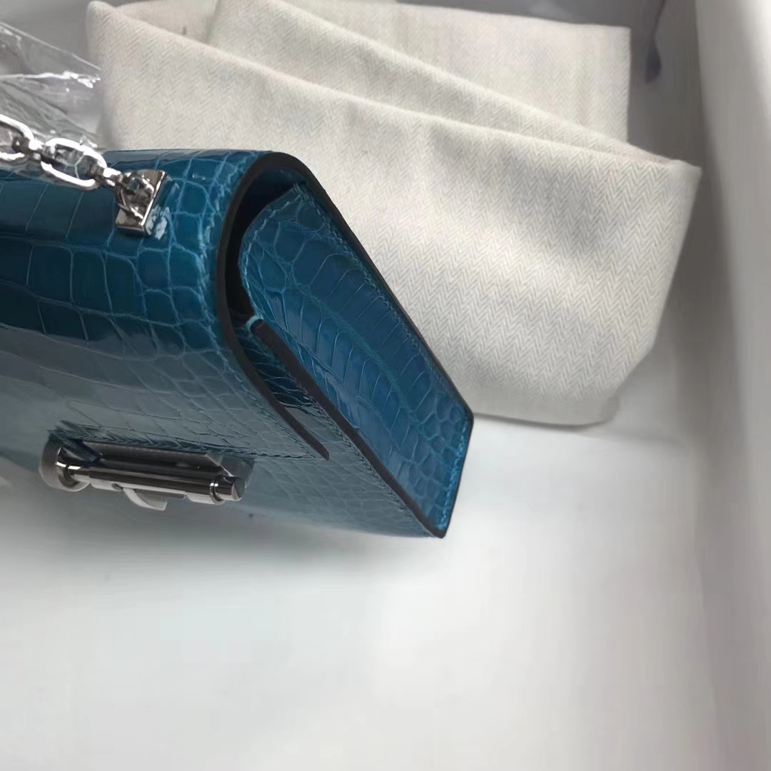 Fashion Hermes Shiny Crocodile Leather Verrou17cm Bag in 7W Blue Izmir Silver Hardware