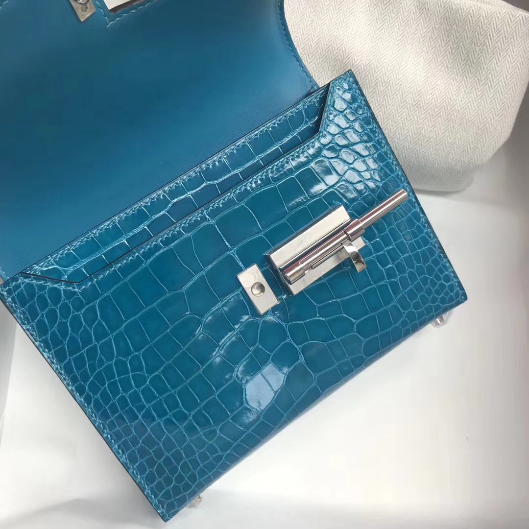 Fashion Hermes Shiny Crocodile Leather Verrou17cm Bag in 7W Blue Izmir Silver Hardware