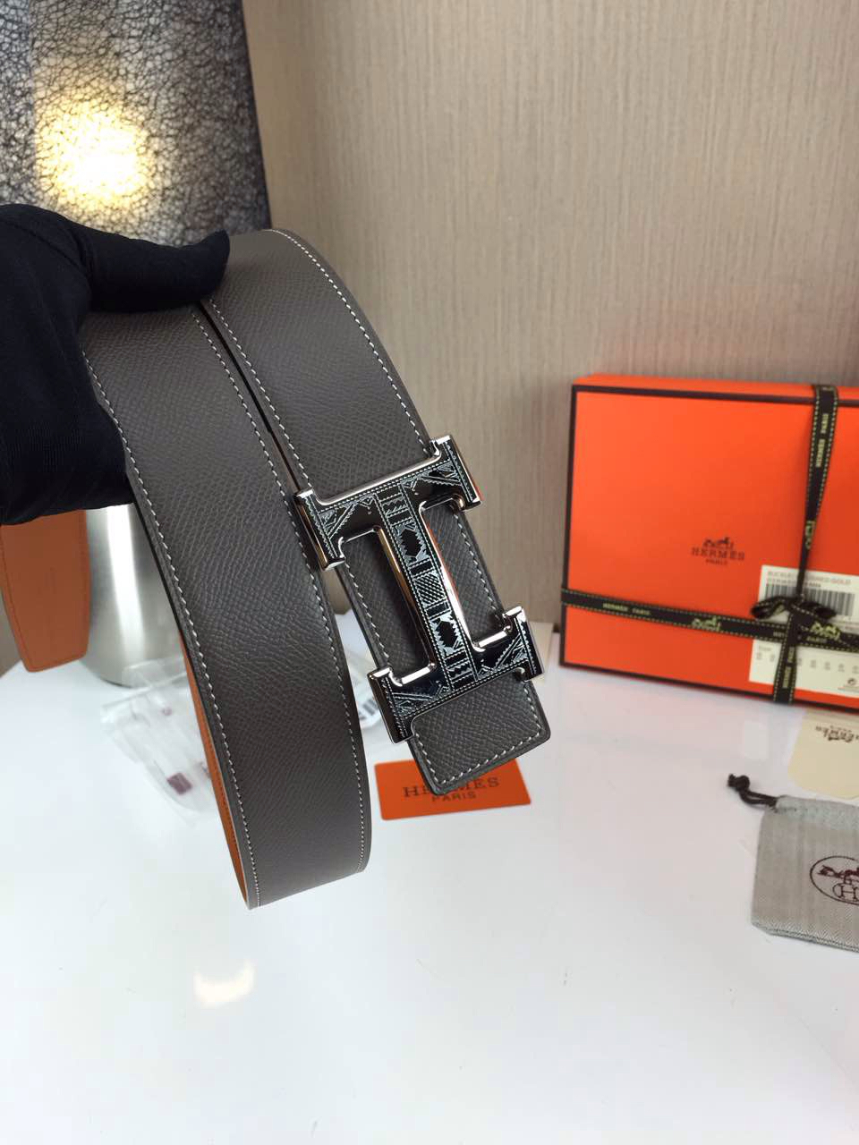 Hermes Men’s Carved buckle Khaki and grey 3.8CM wide