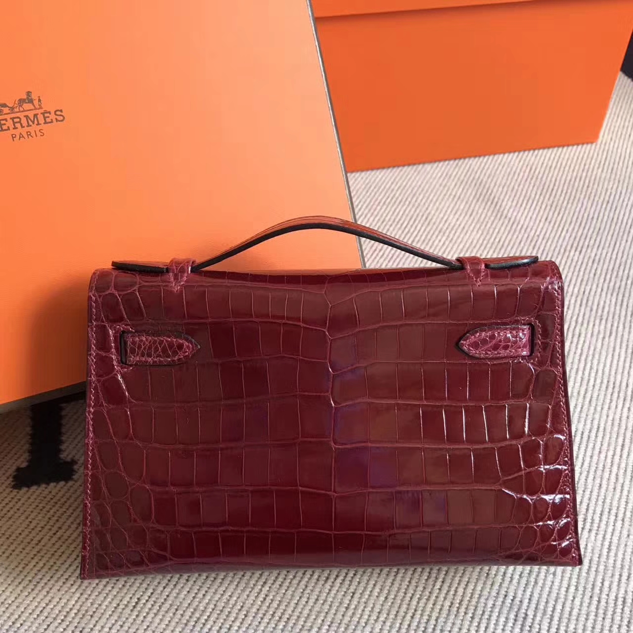 Elegant Hermes F5 Bourgogne Red Shiny  Crocodile Leather Minikelly Bag 22cm