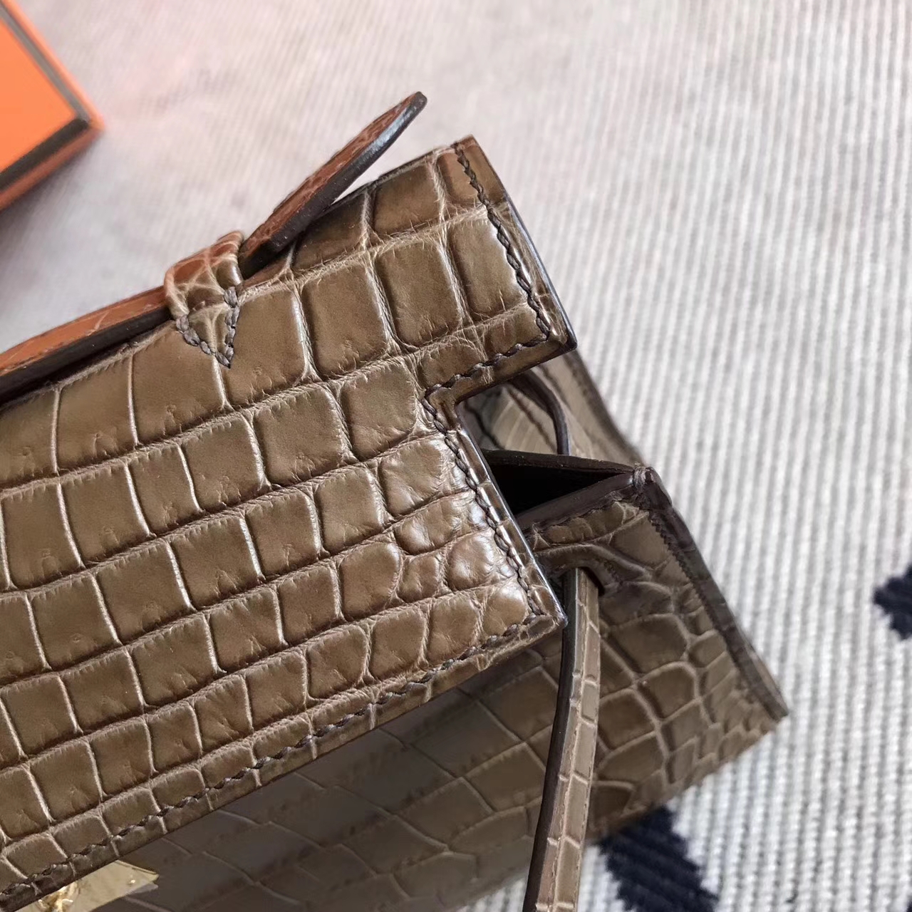 New Arrival Hermes Dark Coffee Matt Crocodile Leather Minikelly22cm Bag