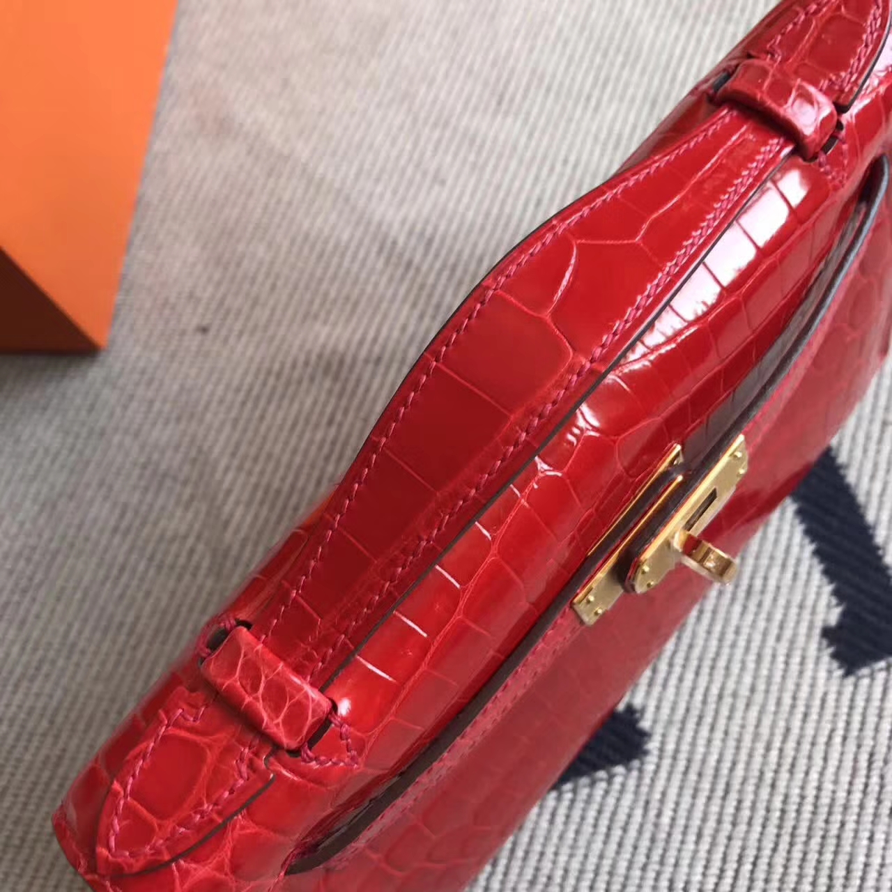 Wholesale Hermes CK95 Braise Crocodile Shiny Leather Minikelly Clutch Bag 22cm