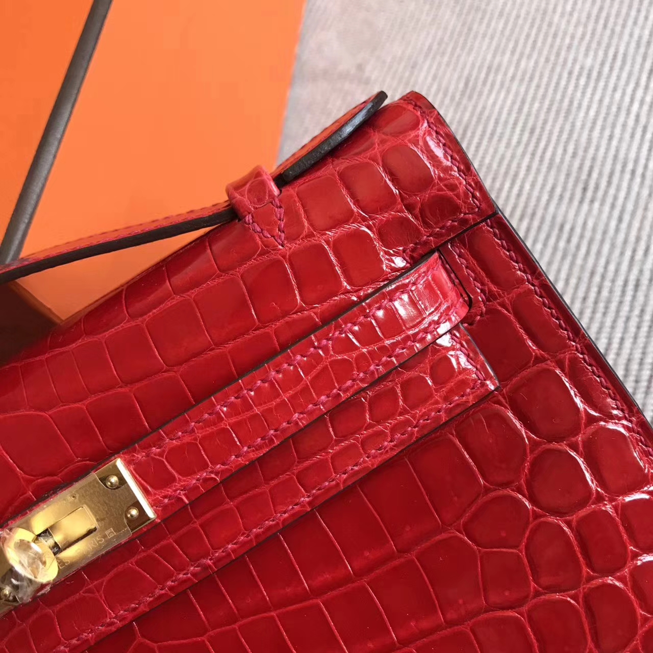 Wholesale Hermes CK95 Braise Crocodile Shiny Leather Minikelly Clutch Bag 22cm